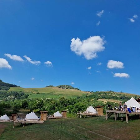 מלון Ciudanovita The Hunters Glamping מראה חיצוני תמונה