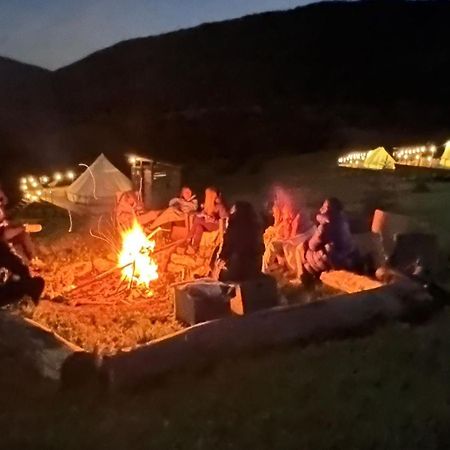 מלון Ciudanovita The Hunters Glamping מראה חיצוני תמונה