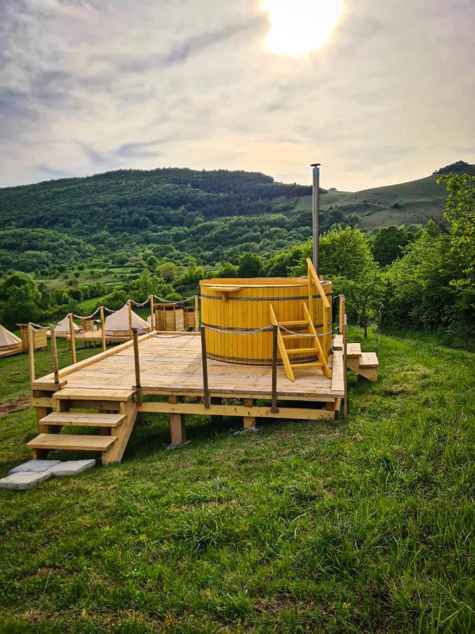 מלון Ciudanovita The Hunters Glamping מראה חיצוני תמונה