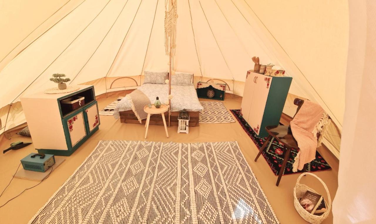 מלון Ciudanovita The Hunters Glamping מראה חיצוני תמונה