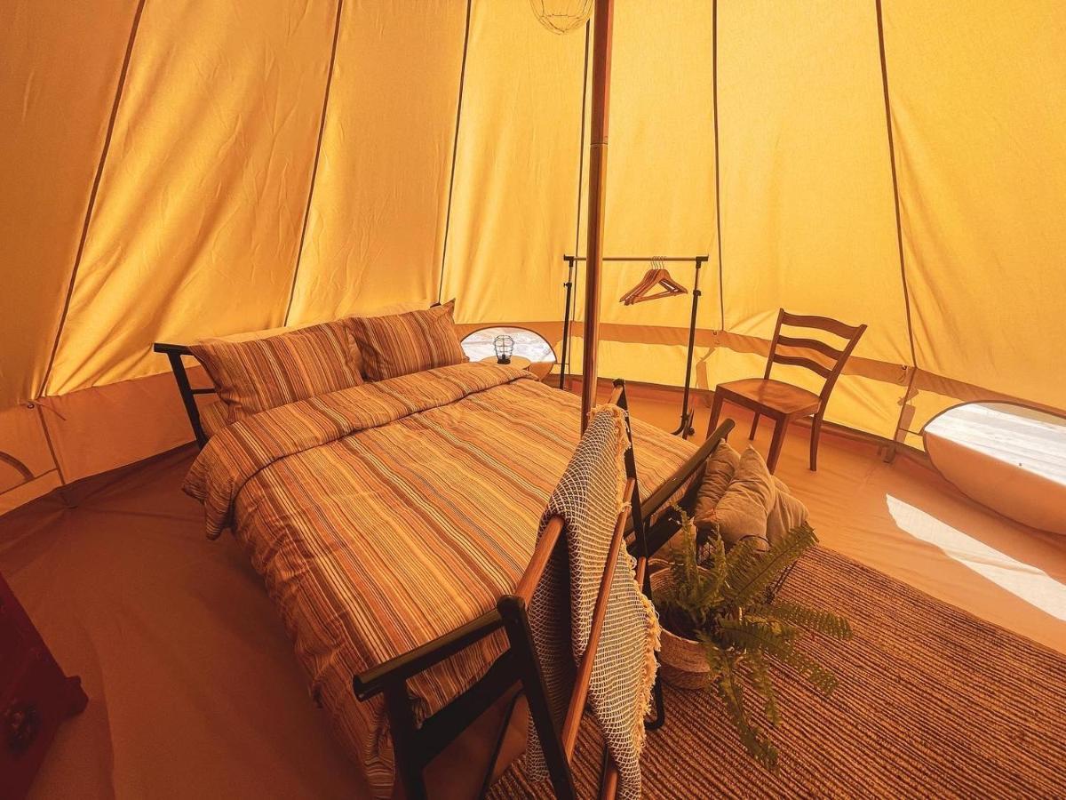 מלון Ciudanovita The Hunters Glamping מראה חיצוני תמונה