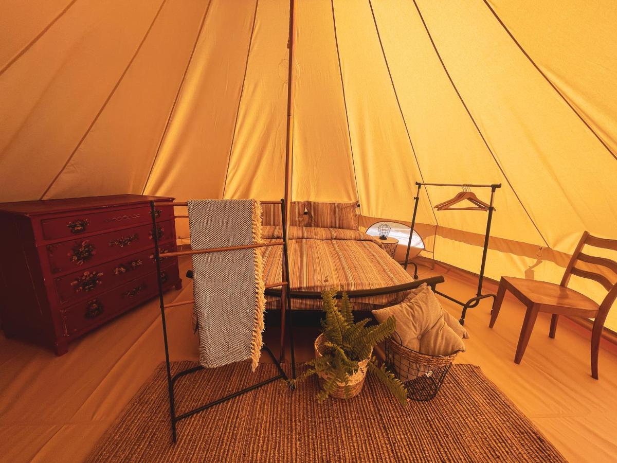 מלון Ciudanovita The Hunters Glamping מראה חיצוני תמונה