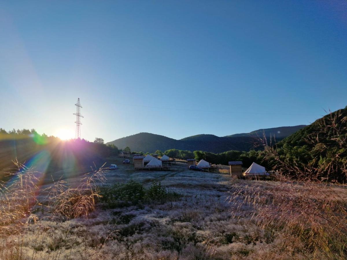 מלון Ciudanovita The Hunters Glamping מראה חיצוני תמונה