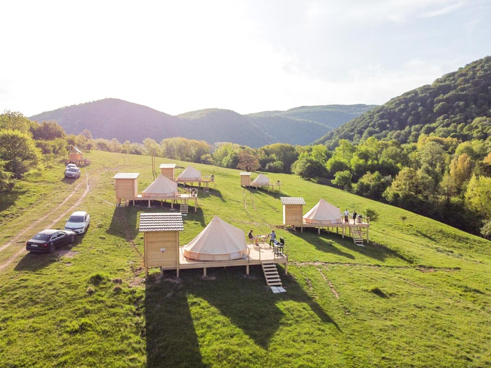 מלון Ciudanovita The Hunters Glamping מראה חיצוני תמונה